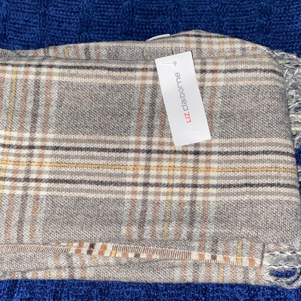Liz Claiborne Checkered  Scarf 70”x29” NWT